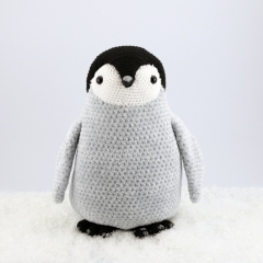 Little Penguin Pip amigurumi by Irene Strange