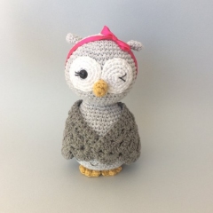 Elly the owl amigurumi by Manuska