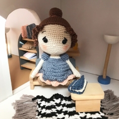 Jane Austen amigurumi pattern by Manuska