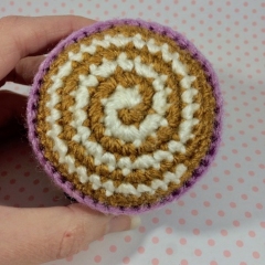 Swirly Smiley Latte amigurumi pattern by Sugar Pop Crochet