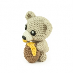 Honey Bear amigurumi pattern by Sabrina Somers