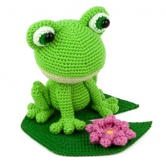 Verdi the Frog amigurumi by Sabrina Somers