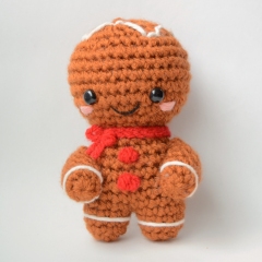 Gingerbread Man and Snowman amigurumi by Amiable Amigurumi