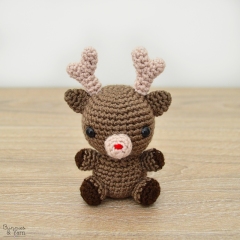 Baby Reindeer amigurumi by Bunnies and Yarn