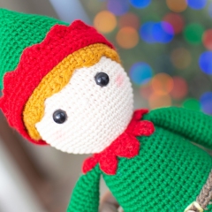 Sammy the Christmas Elf amigurumi by Bunnies and Yarn