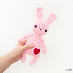 Sweet Rabbit amigurumi pattern by Bunnies and Yarn