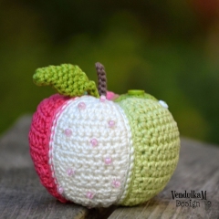 Patchwork apple amigurumi by VendulkaM