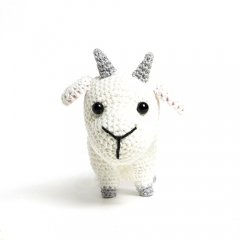 Becky the little goat amigurumi pattern by Mi fil mi calin