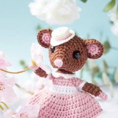 Miss Pixel the mouse amigurumi pattern by Mi fil mi calin