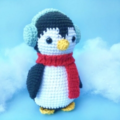 Chilly the Penguin amigurumi by Crochet to Play