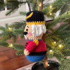 Nutcracker Ornament amigurumi by Crochet to Play