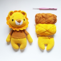 Leo the lion amigurumi by Amalou Designs