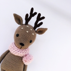 Flora the Fawn amigurumi pattern by Jojilie