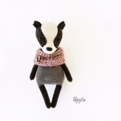 Blossom the Badger amigurumi pattern by Jojilie