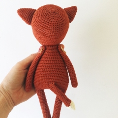 Finley the Fox amigurumi pattern by Jojilie