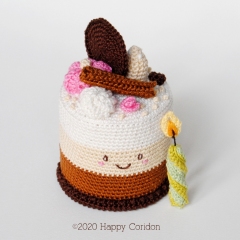 Birthday Cake amigurumi by Happy Coridon