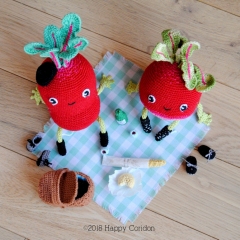 Rava & Nello the radishes go to picnic amigurumi by Happy Coridon
