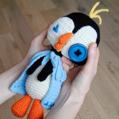 The frozen penguin amigurumi by Happy Coridon