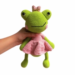 BUBBLES the amigurumi frog amigurumi by Crochetbykim