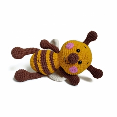 Beerit the honey bee amigurumi pattern by Crochetbykim