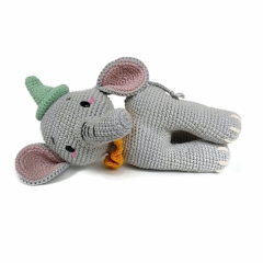 Bumpy the elephant amigurumi pattern by Crochetbykim