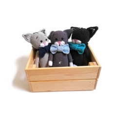 Little cat with bow tie amigurumi by Crochetbykim