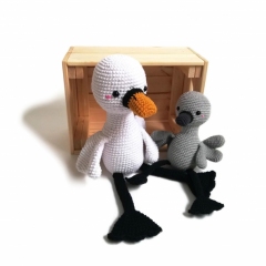 Mollie and Lucy the Swans amigurumi pattern by Crochetbykim
