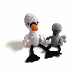 Mollie and Lucy the Swans amigurumi by Crochetbykim
