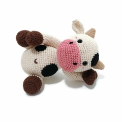 Rosalita the cow amigurumi pattern by Crochetbykim