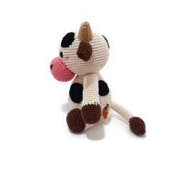 Rosalita the cow amigurumi by Crochetbykim
