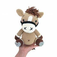 Snowflake the horse amigurumi pattern by Crochetbykim