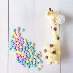 Shizuka the daydreamer giraffe amigurumi pattern by Amigurumei