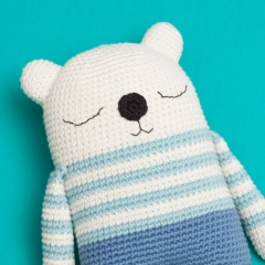 Mimo the sleepy bear amigurumi by Diminu