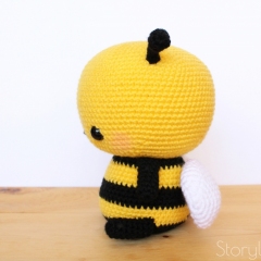 Cuddle-Sized Burt the Bee amigurumi by Storyland Amis