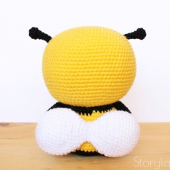 Cuddle-Sized Burt the Bee amigurumi pattern by Storyland Amis