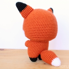 Cuddle-Sized Freddy the Fox amigurumi pattern by Storyland Amis