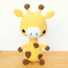 Cuddle-Sized Gerald the Giraffe amigurumi pattern by Storyland Amis