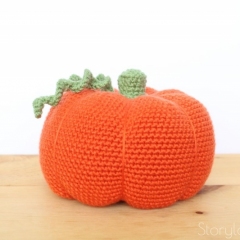 Cuddle-Sized Jack the Pumpkin amigurumi pattern by Storyland Amis