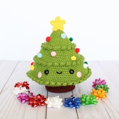 Cuddle-Sized Joy the Christmas Tree amigurumi pattern by Storyland Amis