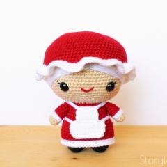 Cuddle-Sized Mrs. Claus amigurumi pattern by Storyland Amis