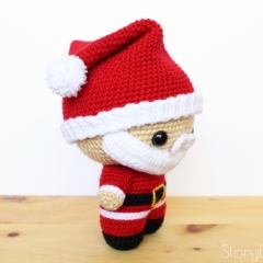 Cuddle-Sized Santa Claus amigurumi by Storyland Amis