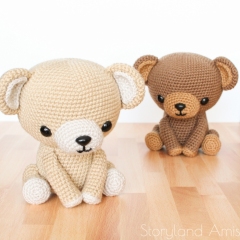 Cuddle-Sized Tristan the Teddy Bear amigurumi pattern by Storyland Amis