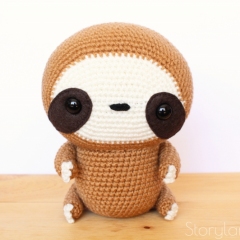 Cuddle-Sized Zippy the Sloth amigurumi pattern by Storyland Amis
