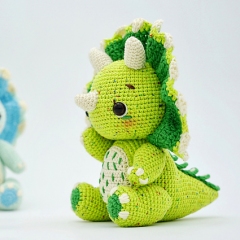 Kyo the baby Triceratops amigurumi by Khuc Cay