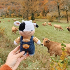 Lucky the cow amigurumi pattern by Khuc Cay
