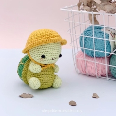 Theo the turtle amigurumi by Khuc Cay
