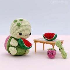 Theo the turtle amigurumi pattern by Khuc Cay