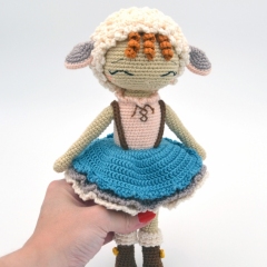 Coline the sheep amigurumi by P'tite Peste