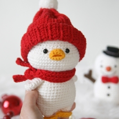 Duck with a snowman amigurumi by Bigbebez