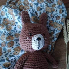 Bernie the chubby bear amigurumi by La Fabrique des Songes